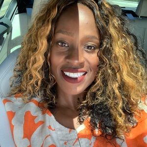 Meet your Posher, Yvette